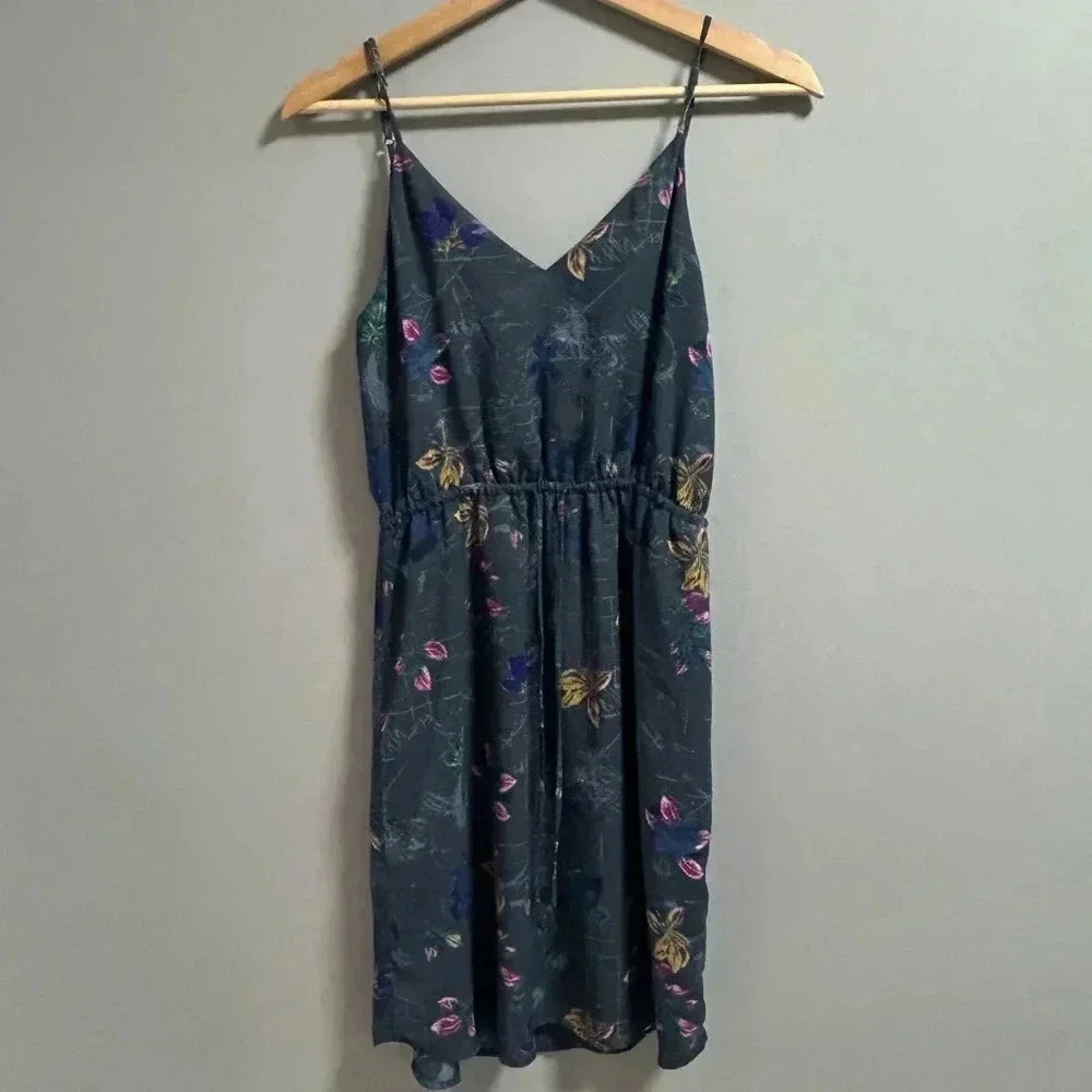 Aritzia - Babaton Dress